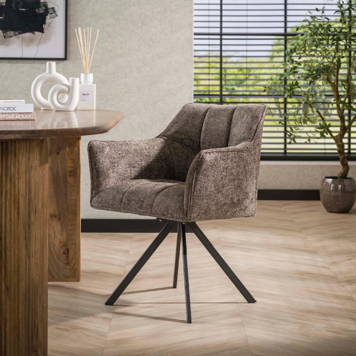 Set van 2 – Nest of Nora Eetkamerstoelen Elda – Met armleuning en draaibaar – Taupe - Afbeelding 9