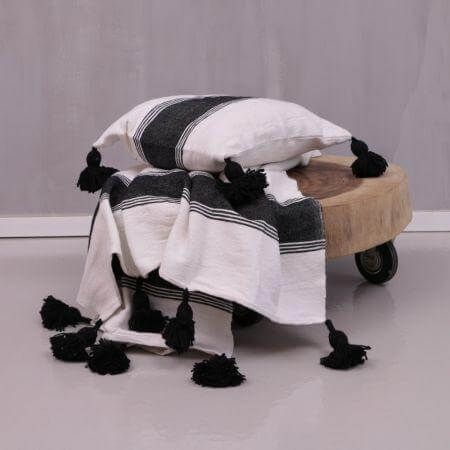 Pompom deken zwart/wit gestreept - Afbeelding 3
